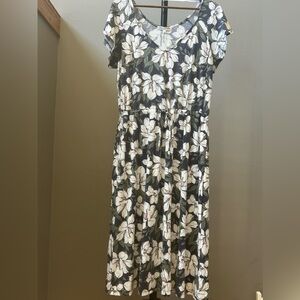 NWT C&C California M floral dress